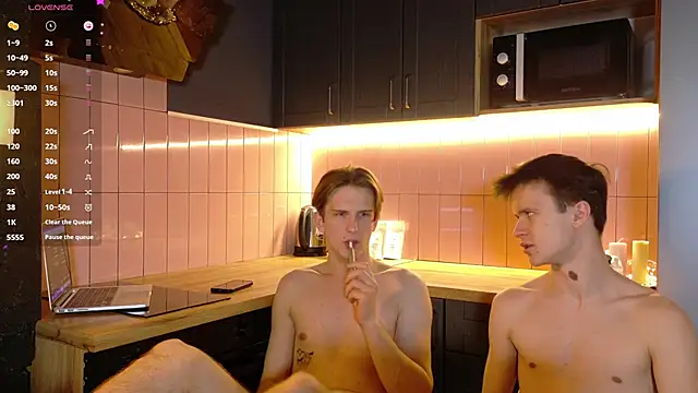 Snapshot of _whitenight_ chatting on February 2025 07:06:02 PM whitenight online show from February 2025 07:06:02 PM