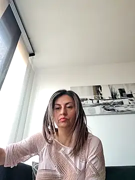 Latiinvenushot online show from March 2026 01:00:02 PM