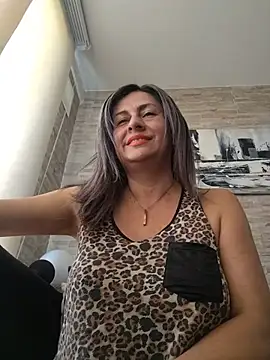 Latiinvenushot online show from May 2026 05:09:01 PM