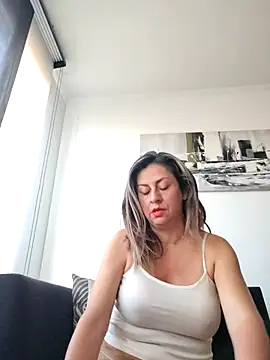 Latiinvenushot online show from March 2026 11:59:02 AM