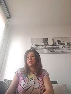 Latiinvenushot online show from November 2025 03:23:02 PM