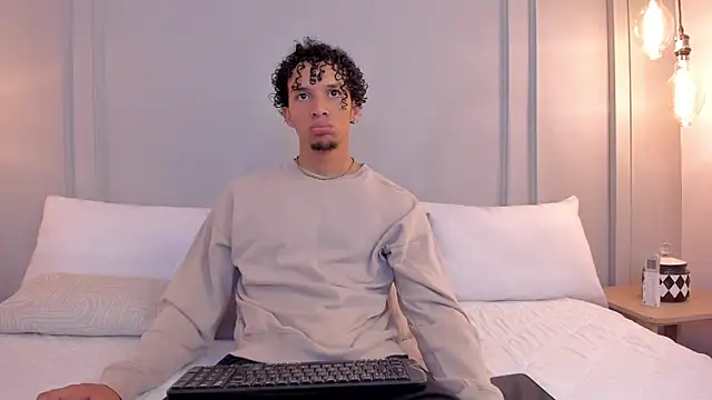 Dominick star online show from October 2025 04:11:01 AM