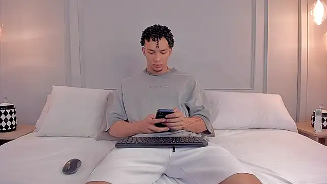 Dominick star online show from November 2025 04:02:01 AM