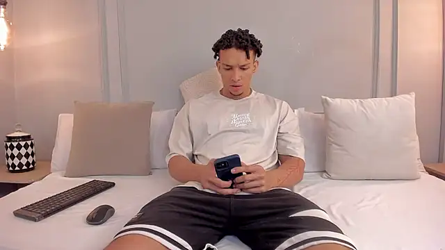 Dominick star online show from November 2025 03:51:02 AM