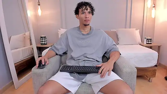 Dominick star online show from October 2025 04:09:01 AM