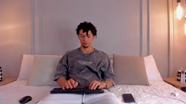 Dominick star online show from October 2025 04:13:01 AM