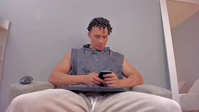 Dominick star online show from November 2025 03:49:02 AM