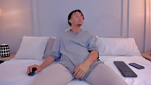 Dominick star online show from November 2025 04:02:02 AM