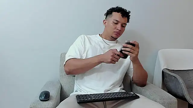 Snapshot of Dominick_star chatting on February 2025 03:25:01 AM Dominick star online show from February 2025 03:25:01 AM
