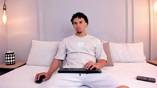 Dominick star online show from December 2025 03:33:02 AM