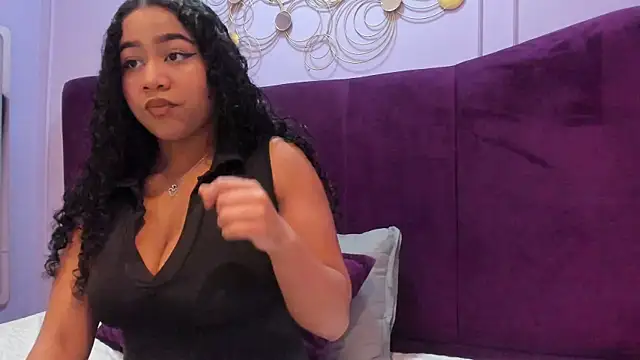 Sofi Fox  online show from October 2025 07:17:01 PM