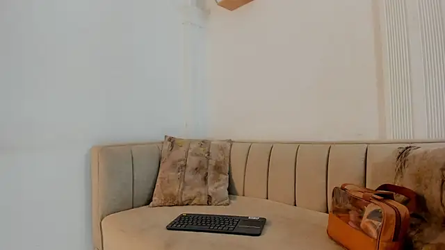 natalia aguirre1 online show from November 2025 12:10:02 PM