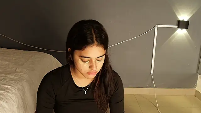 natalia aguirre1 online show from December 2025 12:04:02 PM