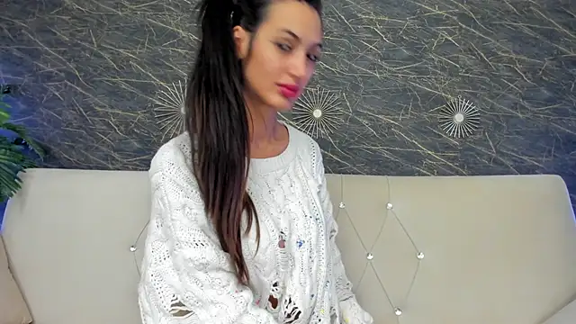 Snapshot of moona_ray chatting on November 2025 08:31:01 PM moona ray online show from November 2025 08:31:01 PM