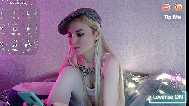 Snapshot of mischellemeow13 chatting on December 2024 08:49:01 AM mischellemeow13 online show from December 2024 08:49:01 AM