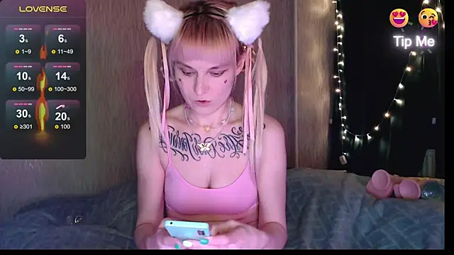 mischellemeow13 online show from November 2025 10:43:02 PM