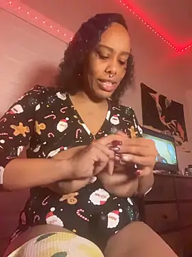 loveluna8 online show from December 2025 11:41:01 PM