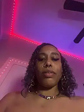 loveluna8 online show from December 2025 01:28:01 AM