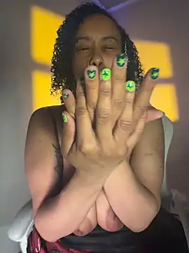 loveluna8 online show from February 2026 11:15:02 PM