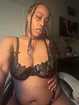 Snapshot of loveluna8 chatting on May 2026 01:32:02 PM loveluna8 online show from May 2026 01:32:02 PM