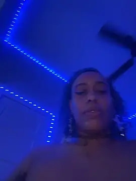 loveluna8 online show from April 2026 11:44:01 PM