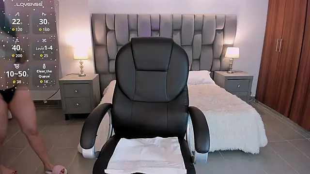 sarita evanss online show from November 2025 06:56:02 AM