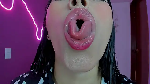  sulmatevans  online show from November 2025 01:48:02 PM