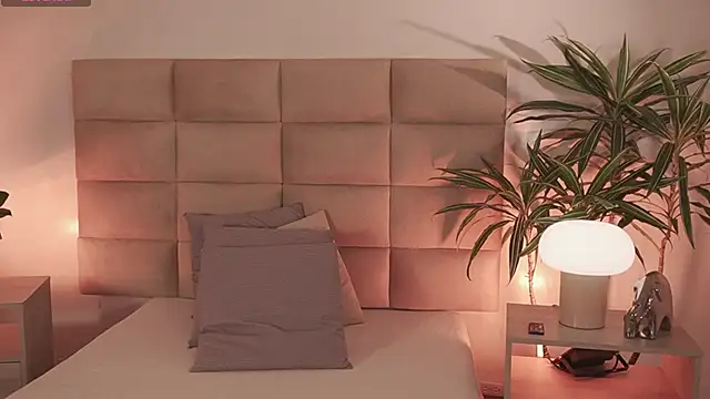 lexiee grey  online show from February 2026 12:07:01 PM