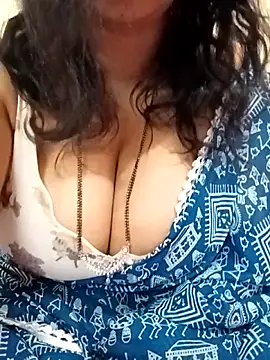 MONA DARLING31 online show from June 2026 04:22:02 AM