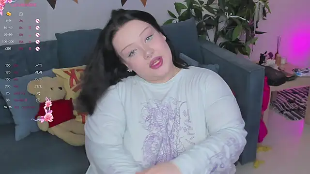 LilyBelll online show from September 2025 12:01:02 PM