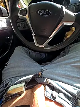 Snapshot of Titanhoott chatting on October 2025 12:58:02 PM Titanhoott online show from October 2025 12:58:02 PM