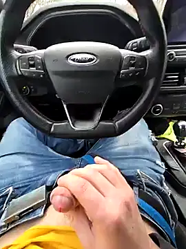 Snapshot of Titanhoott chatting on December 2024 01:33:01 PM Titanhoott online show from December 2024 01:33:01 PM