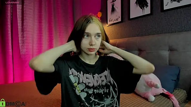 Snapshot of Lesi_Moonie01 chatting on July 2026 09:19:02 AM Lesi Moonie01 online show from July 2026 09:19:02 AM