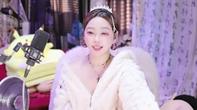 Snapshot of Missy_Nana21 chatting on January 2025 04:02:01 PM Missy Nana21 online show from January 2025 04:02:01 PM