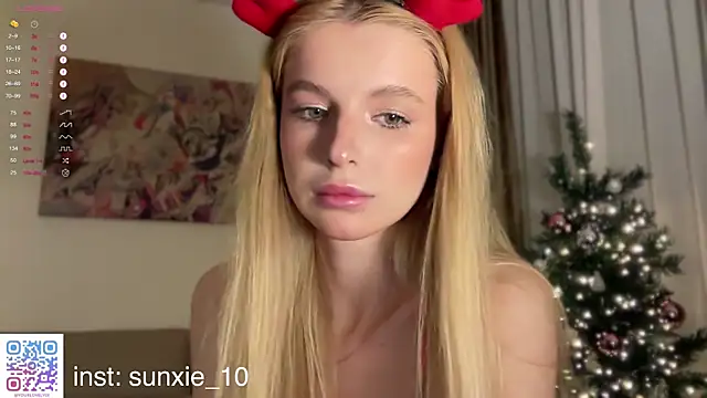 Snapshot of Sunshine_Diana chatting on December 2025 09:20:02 PM Sunshine Diana online show from December 2025 09:20:02 PM