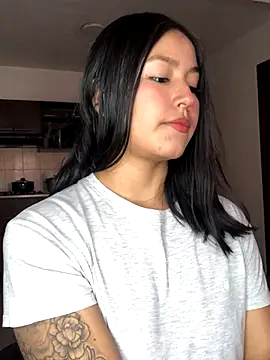 Snapshot of EmmaRossem chatting on November 2025 08:09:02 PM EmmaRossem online show from November 2025 08:09:02 PM