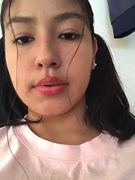 Snapshot of EmmaRossem chatting on November 2025 07:58:01 PM EmmaRossem online show from November 2025 07:58:01 PM