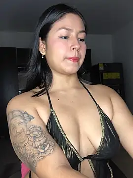 Snapshot of EmmaRossem chatting on November 2025 07:25:01 PM EmmaRossem online show from November 2025 07:25:01 PM