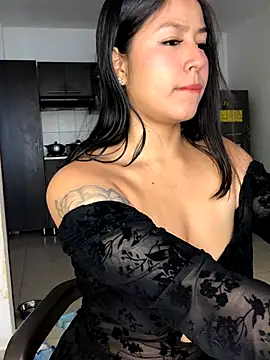 Snapshot of EmmaRossem chatting on October 2025 07:04:02 PM EmmaRossem online show from October 2025 07:04:02 PM