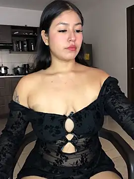 Snapshot of EmmaRossem chatting on November 2025 07:39:02 PM EmmaRossem online show from November 2025 07:39:02 PM