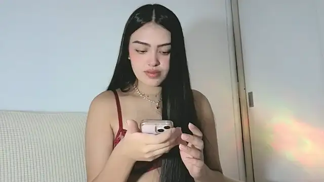 Sweet-Sophiee online show from April 2026 03:30:01 AM