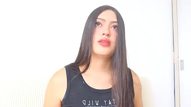 Sweet-Sophiee online show from November 2025 06:52:02 PM