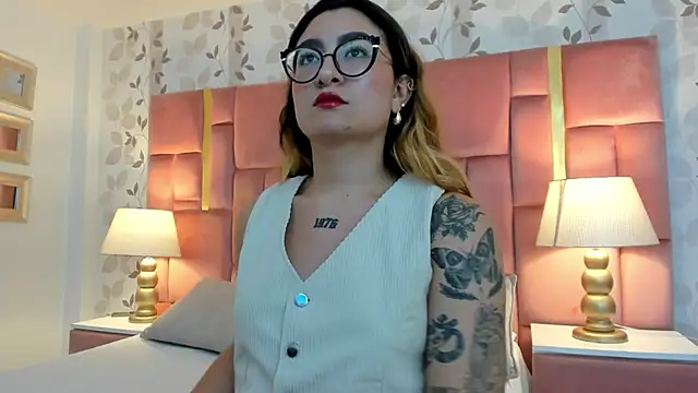 AmbarSantany online show from December 2025 11:39:01 PM