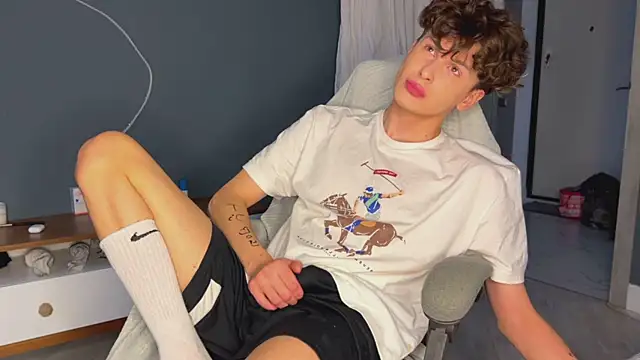 Snapshot of alyx_garden chatting on December 2024 12:59:02 PM alyx garden online show from December 2024 12:59:02 PM