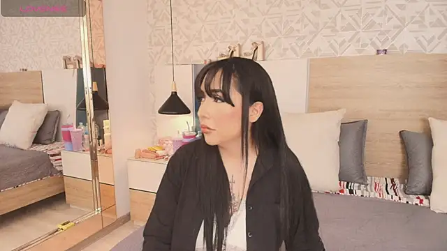 Megansttein  online show from November 2025 06:02:02 PM