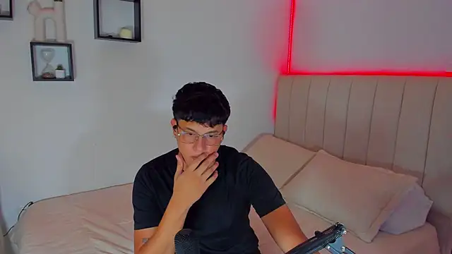 Snapshot of kittyandrick chatting on April 2026 09:49:01 AM kittyandrick online show from April 2026 09:49:01 AM