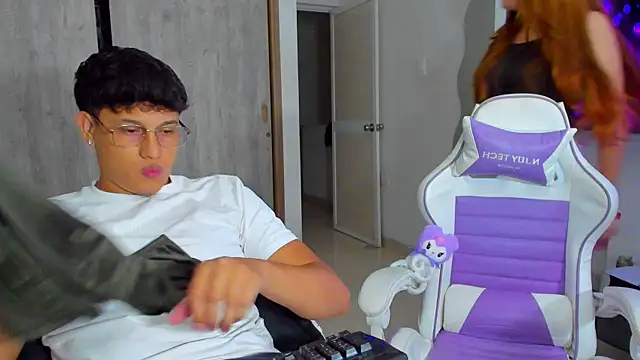 Snapshot of kittyandrick chatting on April 2026 09:37:01 AM kittyandrick online show from April 2026 09:37:01 AM