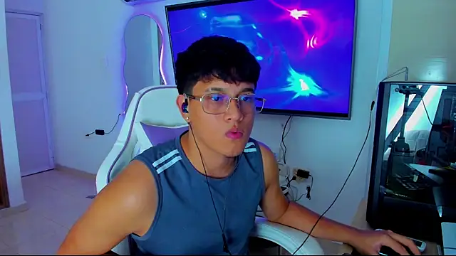 Snapshot of kittyandrick chatting on November 2025 01:32:02 AM kittyandrick online show from November 2025 01:32:02 AM