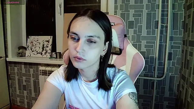 Snapshot of BlackHe4rts_ chatting on December 2024 05:19:01 PM BlackHe4rts  online show from December 2024 05:19:01 PM