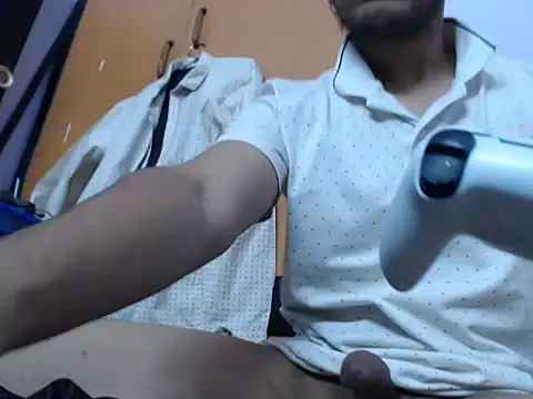 Snapshot of shortdickyboy chatting on April 2026 11:07:01 PM shortdickyboy online show from April 2026 11:07:01 PM